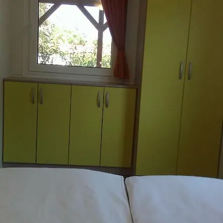 Mobile Cinzia Semesterbostad